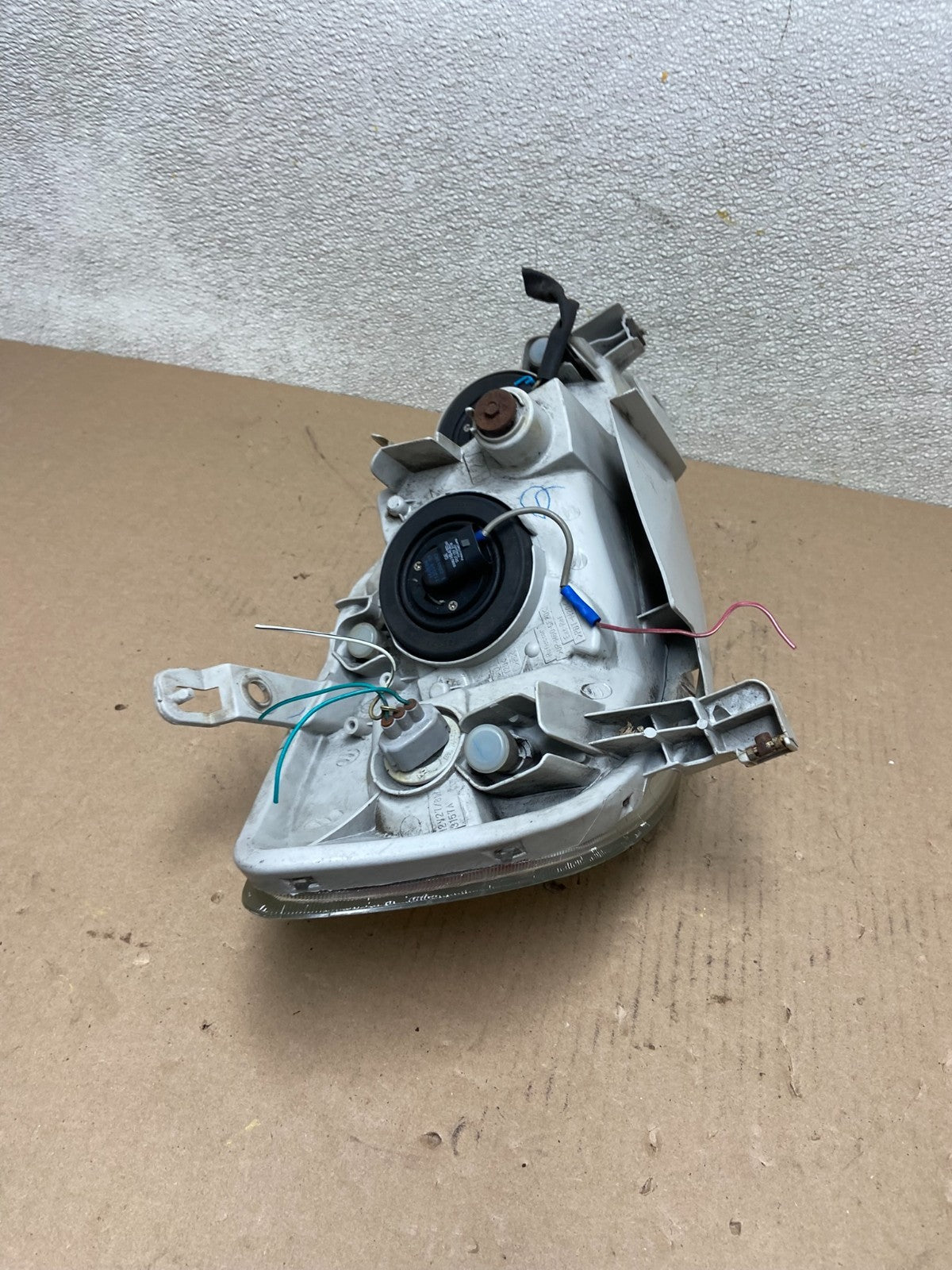 2005 to 2008 Toyota Corolla Left Driver LH side Headlight Oem AB5930 DW9
