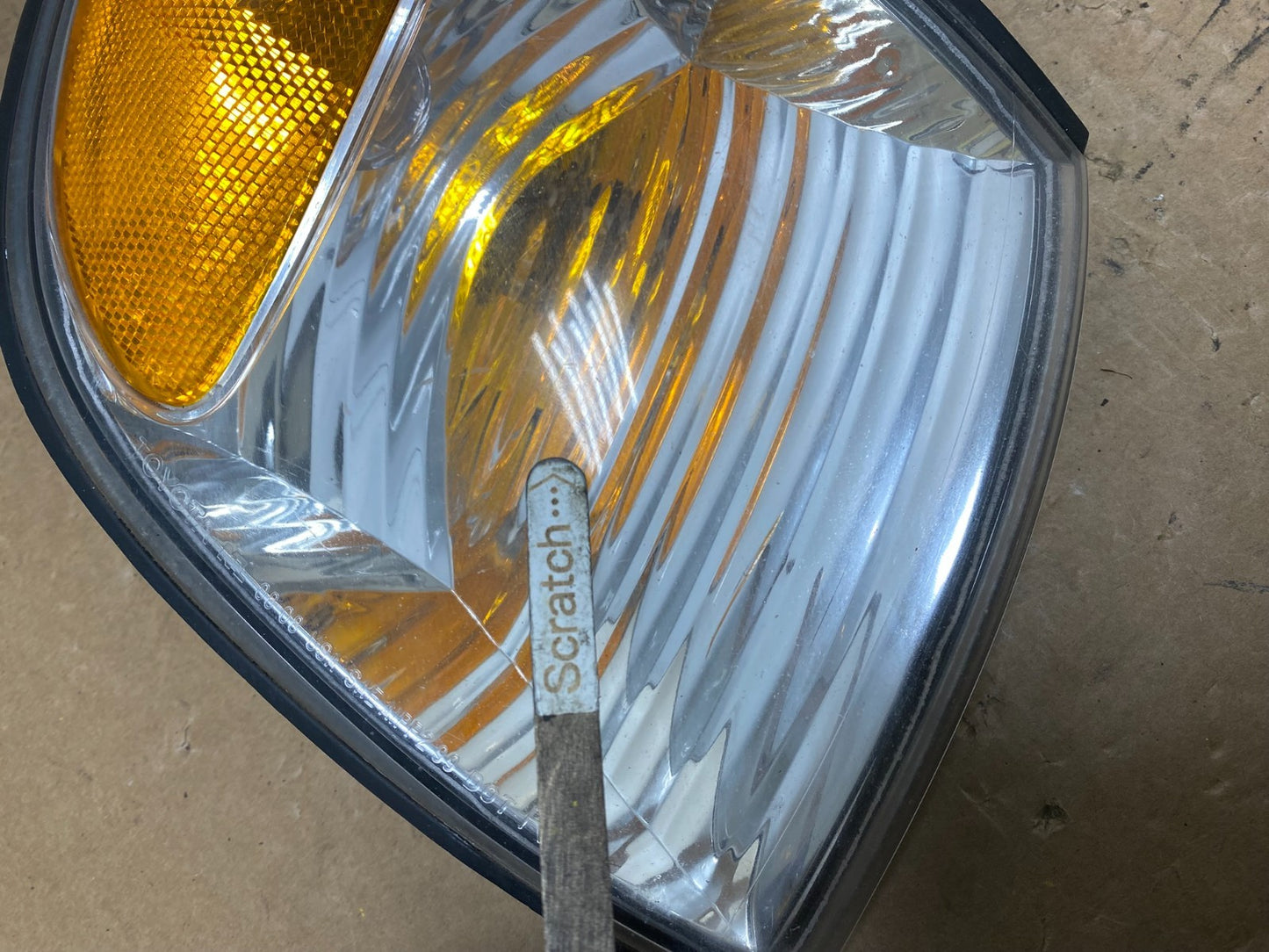 2001 to 2003 Toyota Sienna Turn Signal Right Passenger RH Lamp OEM V5156 DW3