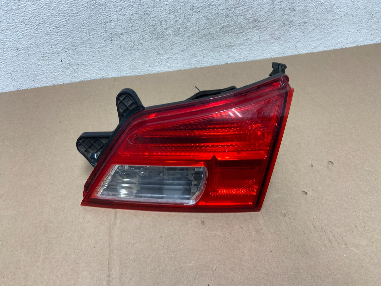 2010 - 2014 Subaru Outback Right Passenger RH Inner Tail Light AG6585 DW0