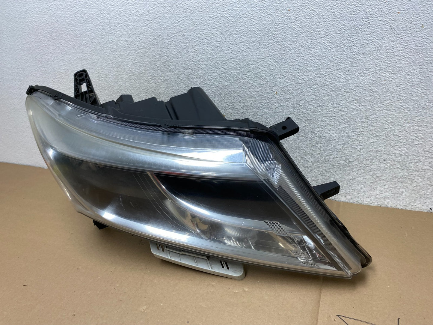 2013 to 2016 Nissan Pathfinder Right Passenger RH Side Headlight AG3317 DW1