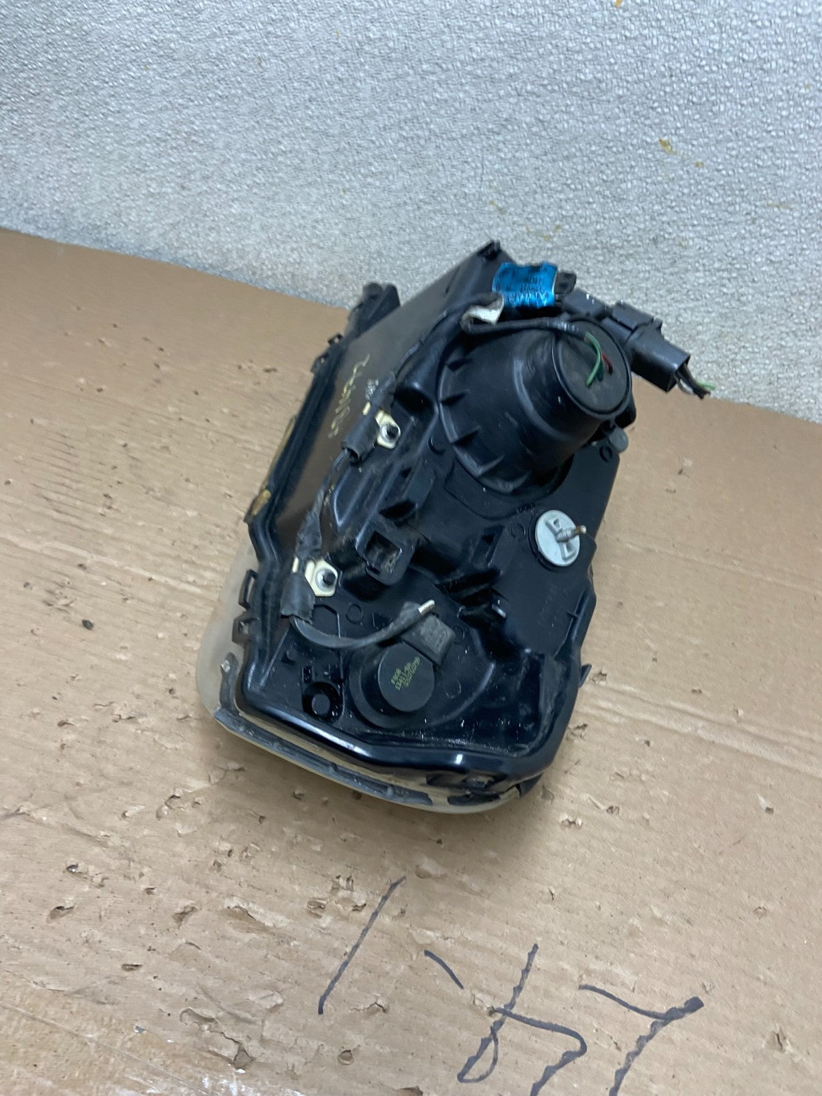 2000 to 2005 Mercury Sable Right Passenger Side Halogen Headlight OEM AB1472 DW7