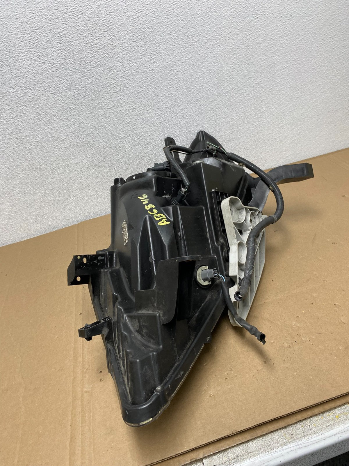 2013 to 2016 Nissan Pathfinder Right Passenger RH Side Headlight OEM AB6846 DW8