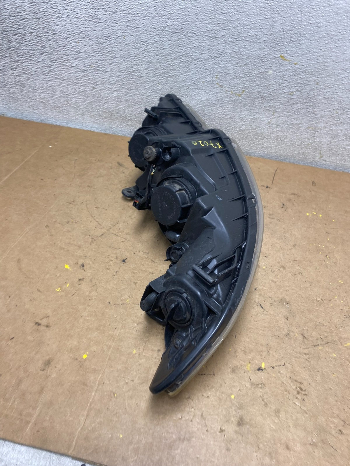 2010 to 2013 Kia Forte Koup Left Driver LH Halogen Headlight OEM X7020 DW11