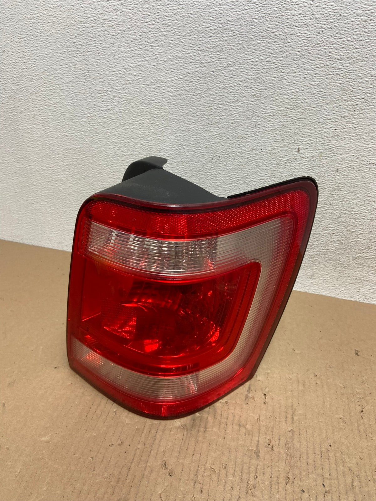 2008 to 2012 Ford Escape Right Passenger RH Side Tail Light AE7329 LK0