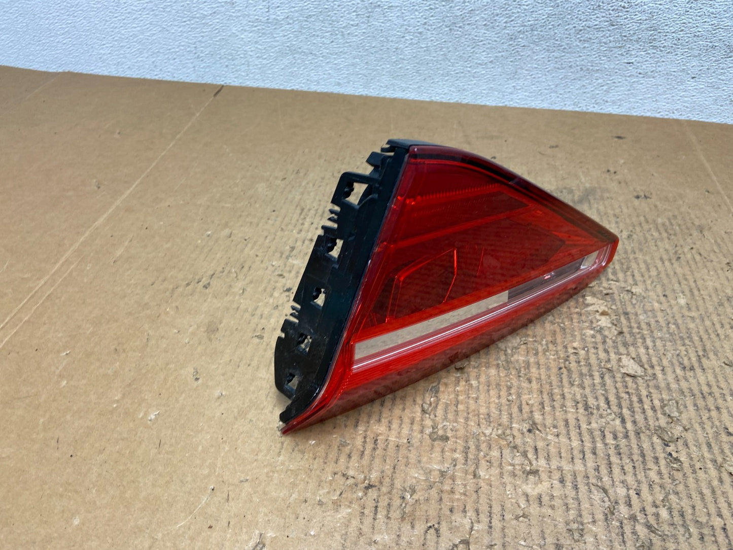 2016-2019 Volkswagen Passat Left Driver Side Inner Tail Light AE27702