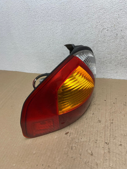 2001 - 2004 Hyundai Santa Fe Left Driver LH Side Tail Light AE9720 LK2