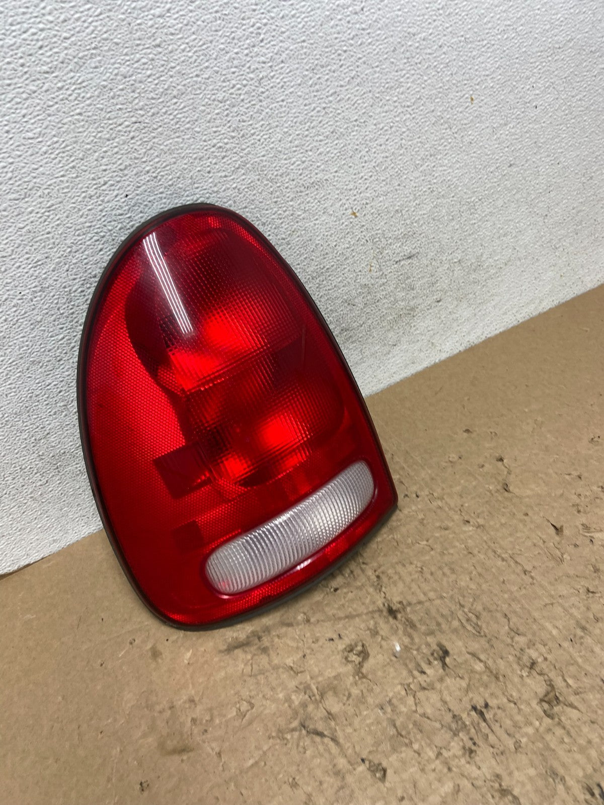 1998 to 2003 Dodge Durango Tail Light Left Driver LH Side AF8403 DW2