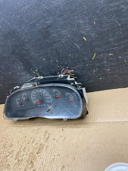 2001 - 2002 Ford Econoline E250 E350 Van Speedometer Instrument Cluster v7770 DG1