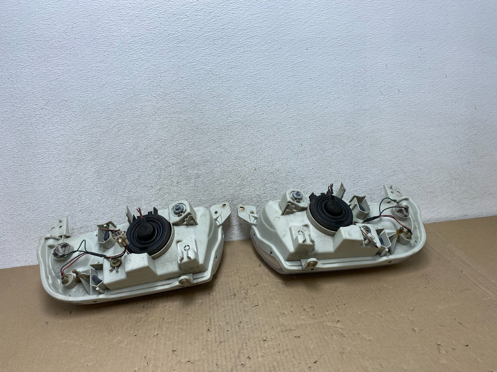1999-2005 Suzuki Grand Vitara Left+Right Side Set Halogen Headlights AG6976 DW6
