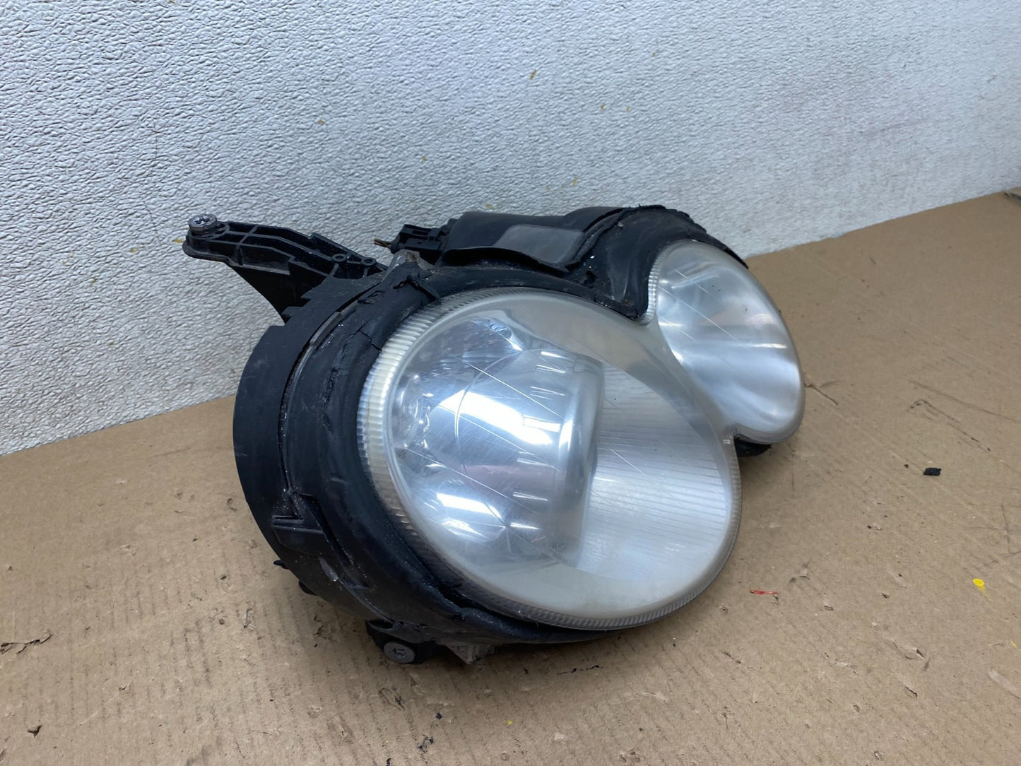 2003-2005 Mercedes Benz W209 CLK CLK350 Right Passenger Xenon Headlight R8198 DW2