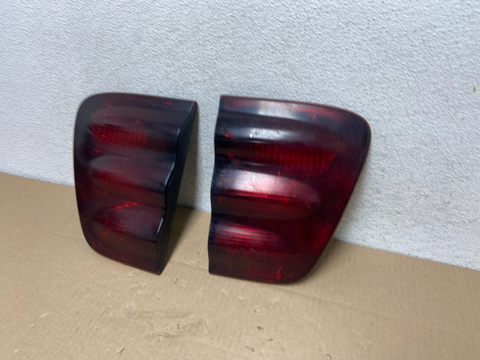2001- 2004 Toyota Sequoia Left+Right Side Tail lights Inner AG5856 DW1