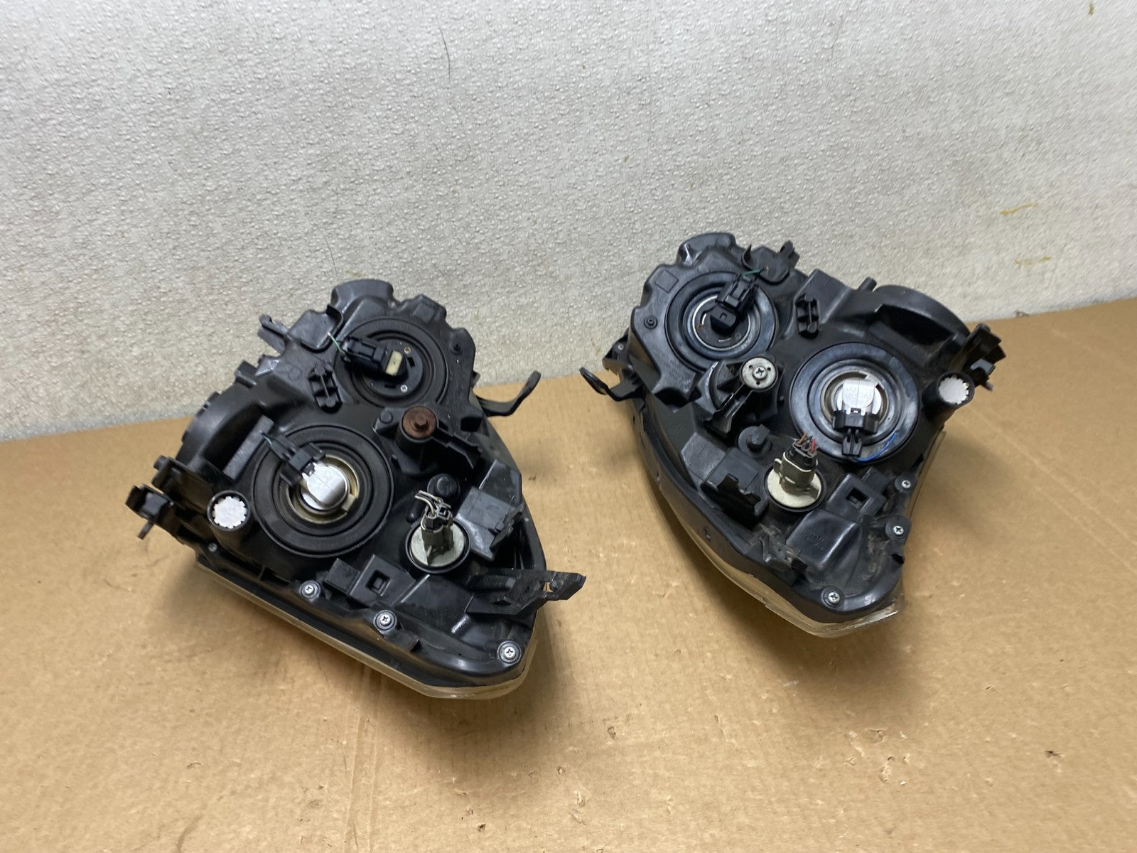 2009-2013 Nissan Rogue Left+Right Side Set Halogen Headlights V1058 DW11
