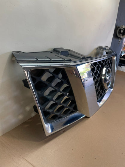2005 2006 2007 Nissan Pathfinder Chrome Front Upper Grill Grille AI0631 DG2
