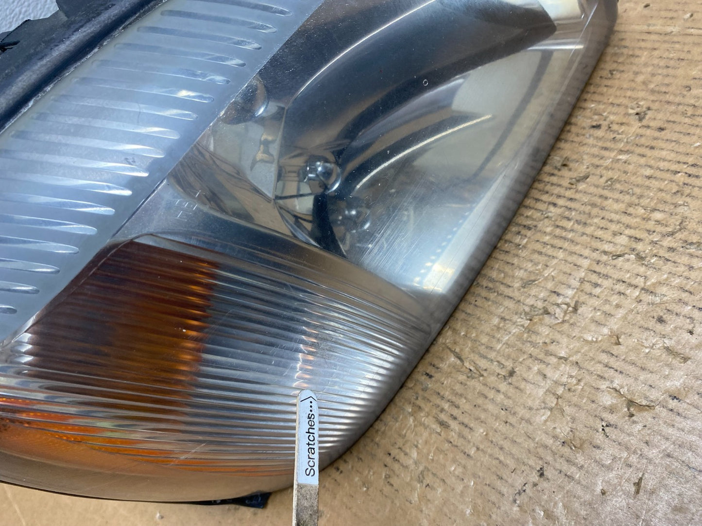 2000 to 2005 Cadillac Deville Right Passenger RH Side Headlight AE1417 DW3