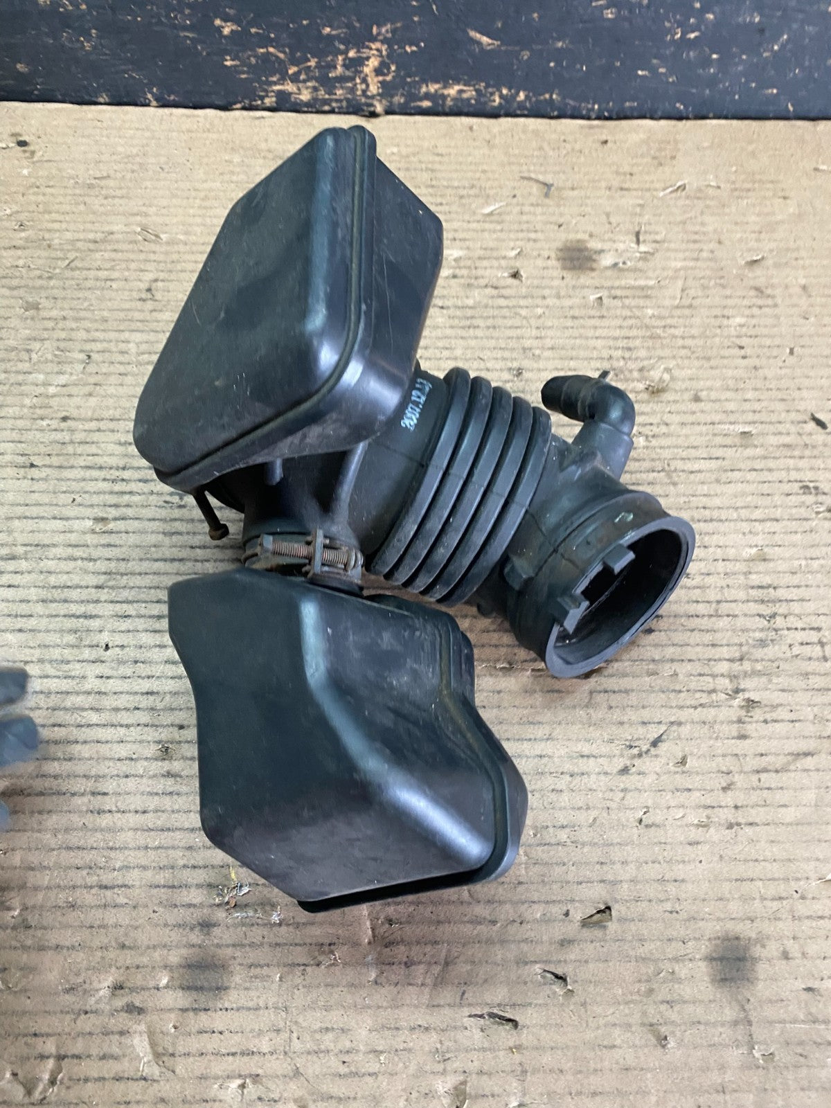 2007 - 2009 Hyundai Santa Fe 3.3L V6 Air Intake Resonator Duct Pipe OEM s3734 DG2