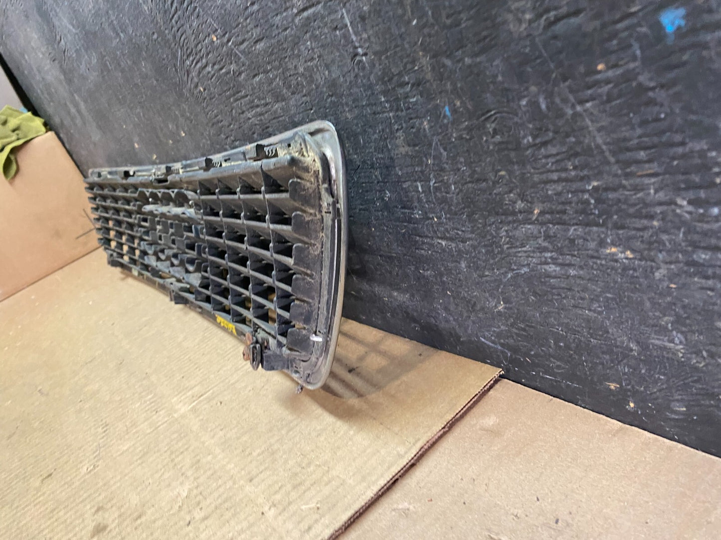 1997 1998 1999 Audi A8 Front Bumper Upper Grill Grille OEM DG1 J4078 DG4