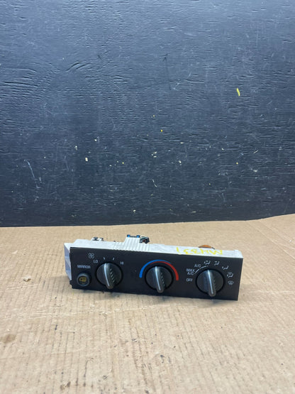 2001 - 2007 GMC Chevrolet Express 1500 Climate Control A/C M4331 DG0