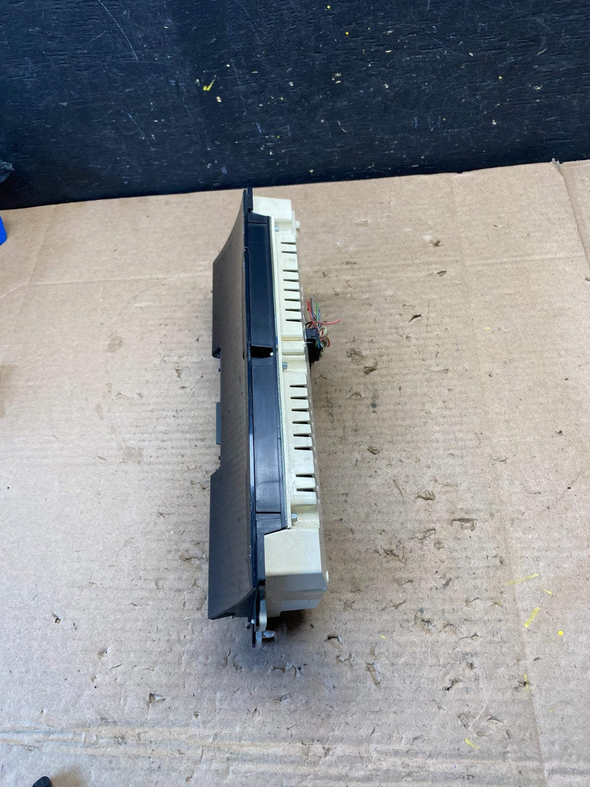 2003 to 2005 Ford Crown Victoria Speedometer Digital Cluster Q2374 DG4