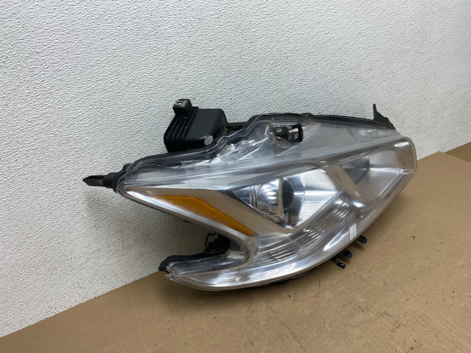 2009 - 2014 Nissan Maxima Headlight Right Passenger Xenon HID TYC AE6763 DW2