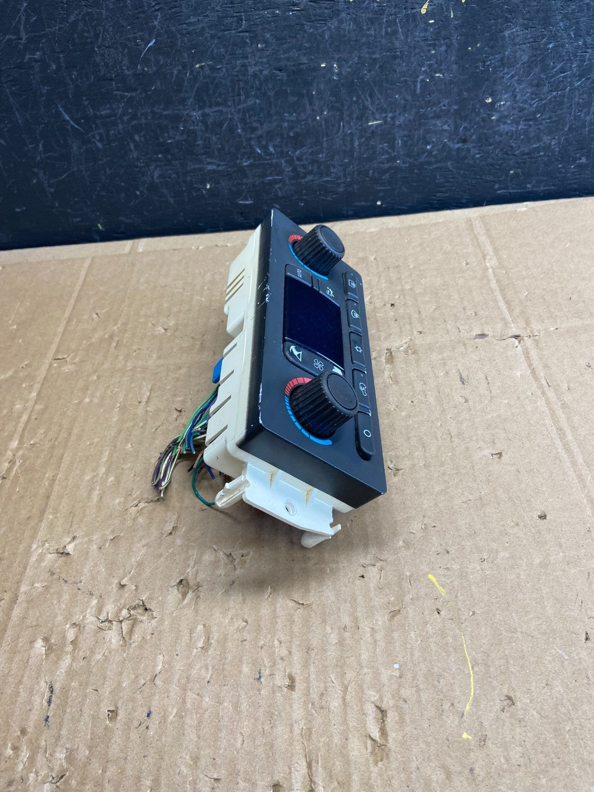 2003 to 2006 Chevrolet Tahoe Suburban Yukon Climate Control A/C AD2259 DG1