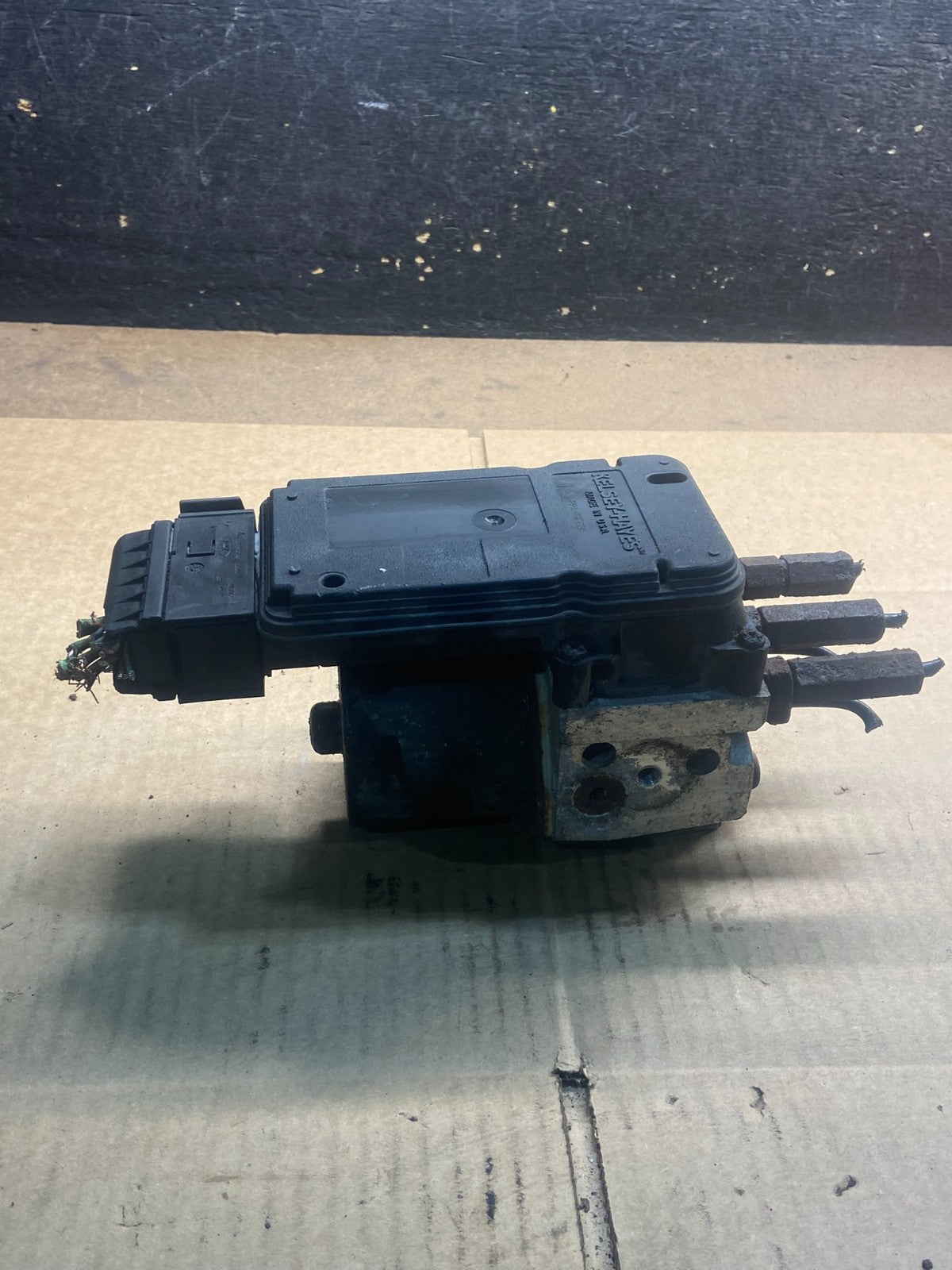 1999 to 2000 Ford F250 F350 SRW ABS Pump Control OEM 2c342c346be y4342 DG2