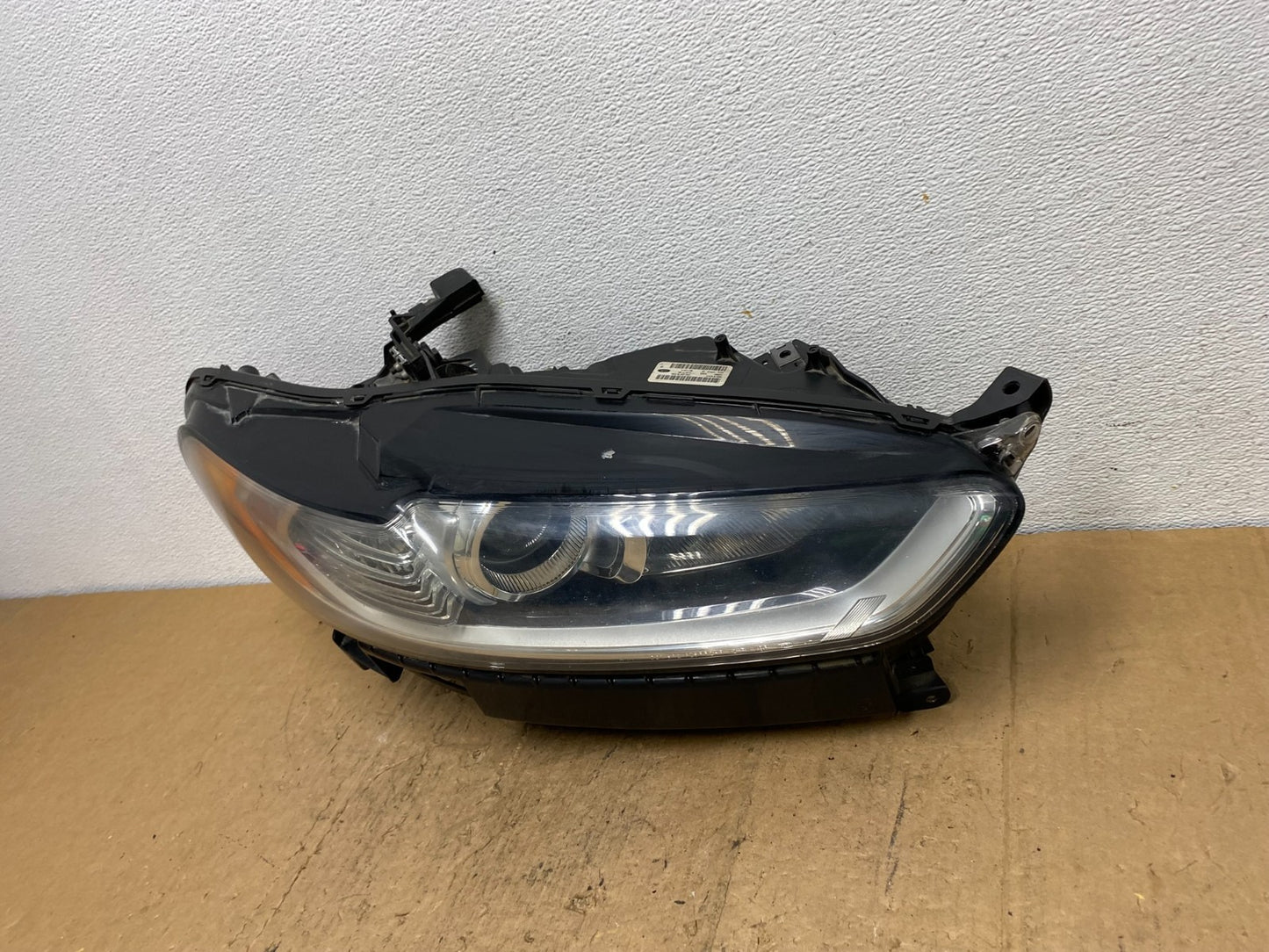 2013 to 2016 Ford Fusion Right Passenger Rh Side Headlight AD0709 DW1