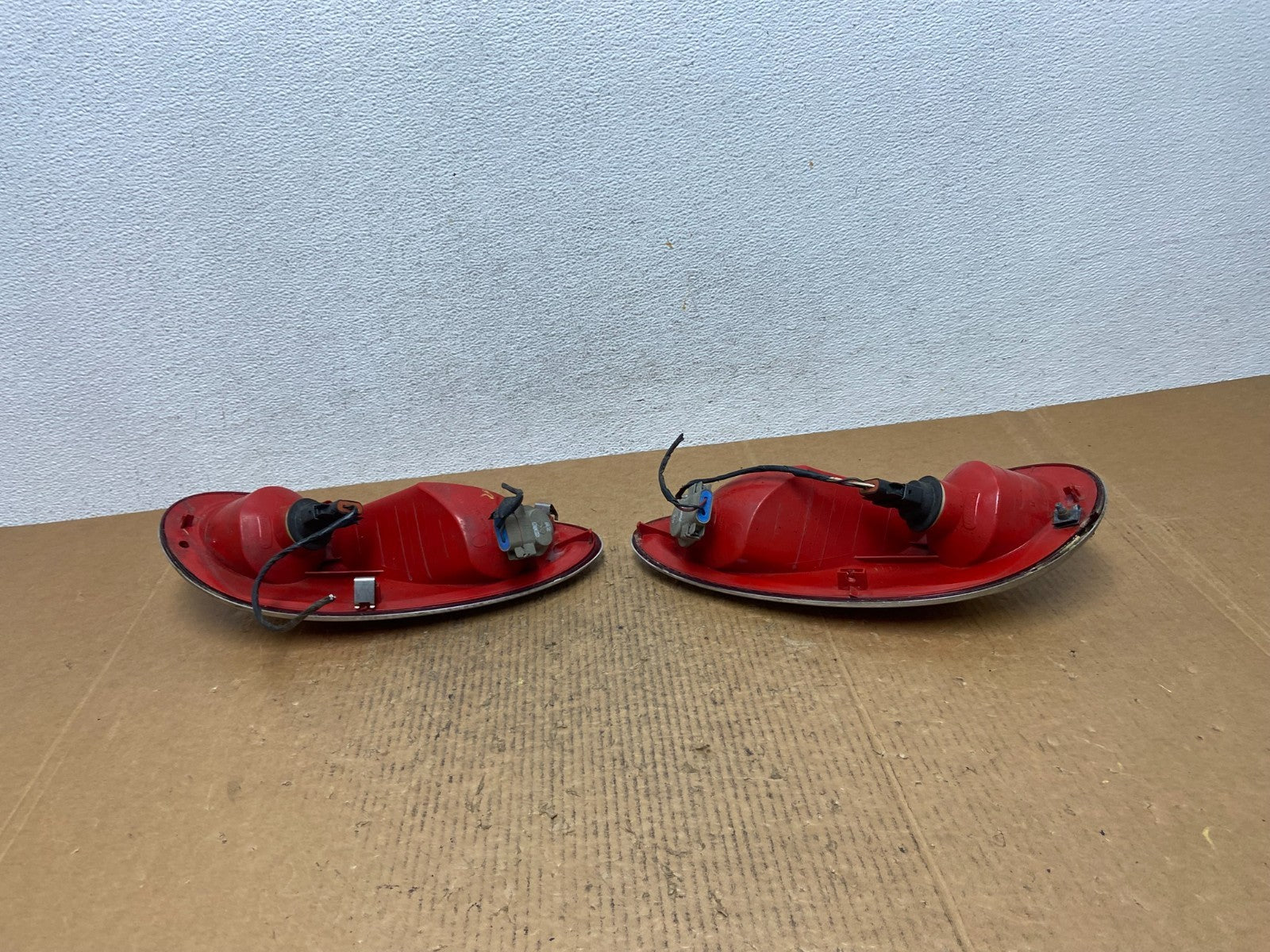 2001 to 2005 Chrysler PT Cruiser Left+Right Tail Lights AE1386 DW6