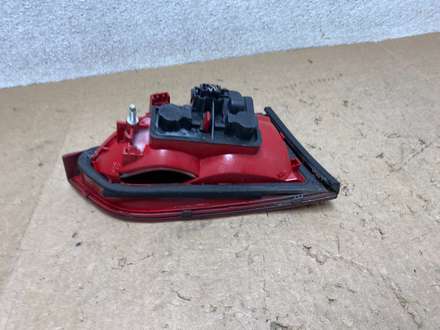 2009 to 2012 Audi A4 Sedan Right Passenger Rh Inner Tail Light W9185 DW4