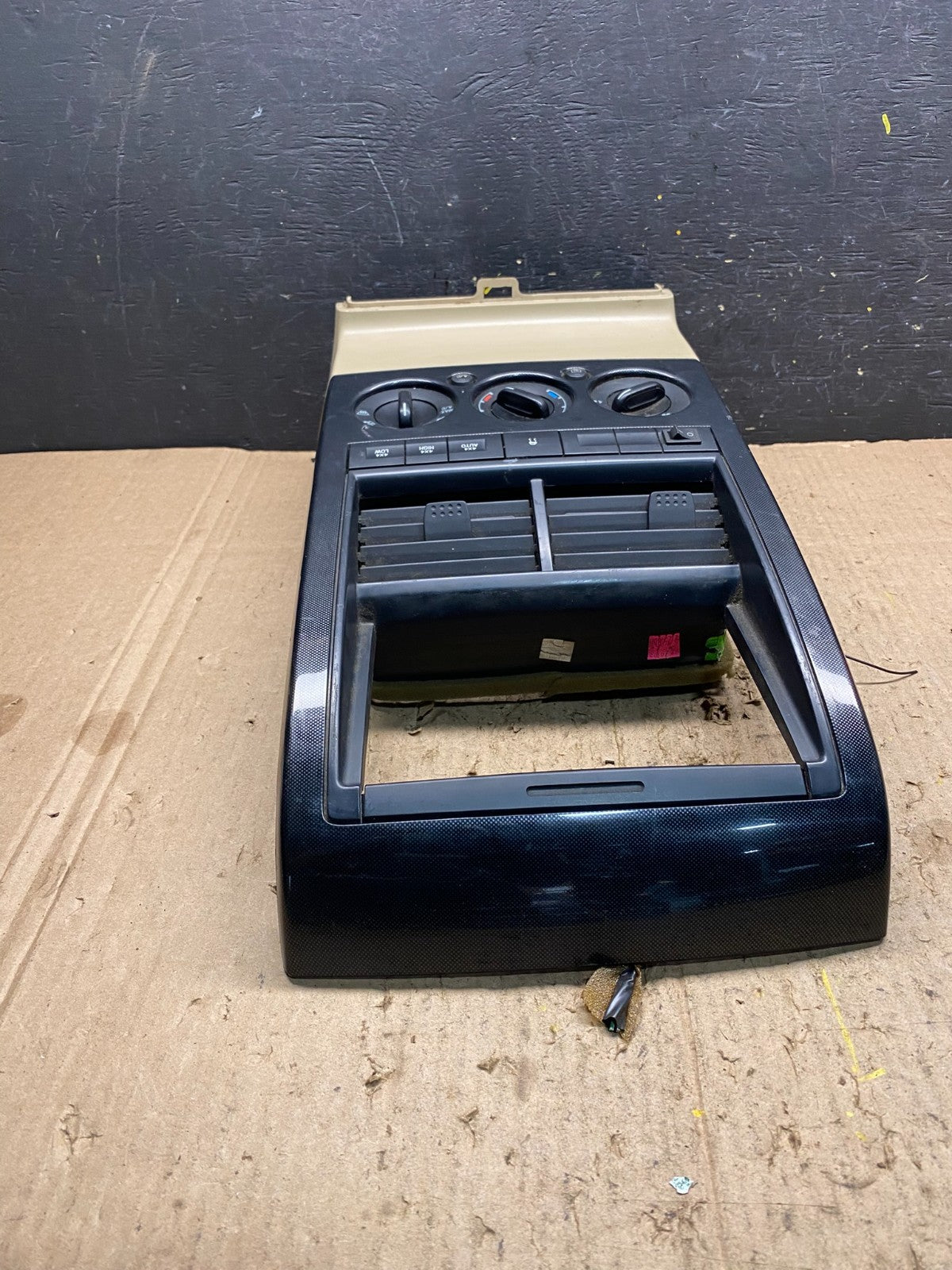 2006 - 2010 Ford Explorer Radio Heater Climate A/C Control Bezel  Trim P1954 DG3