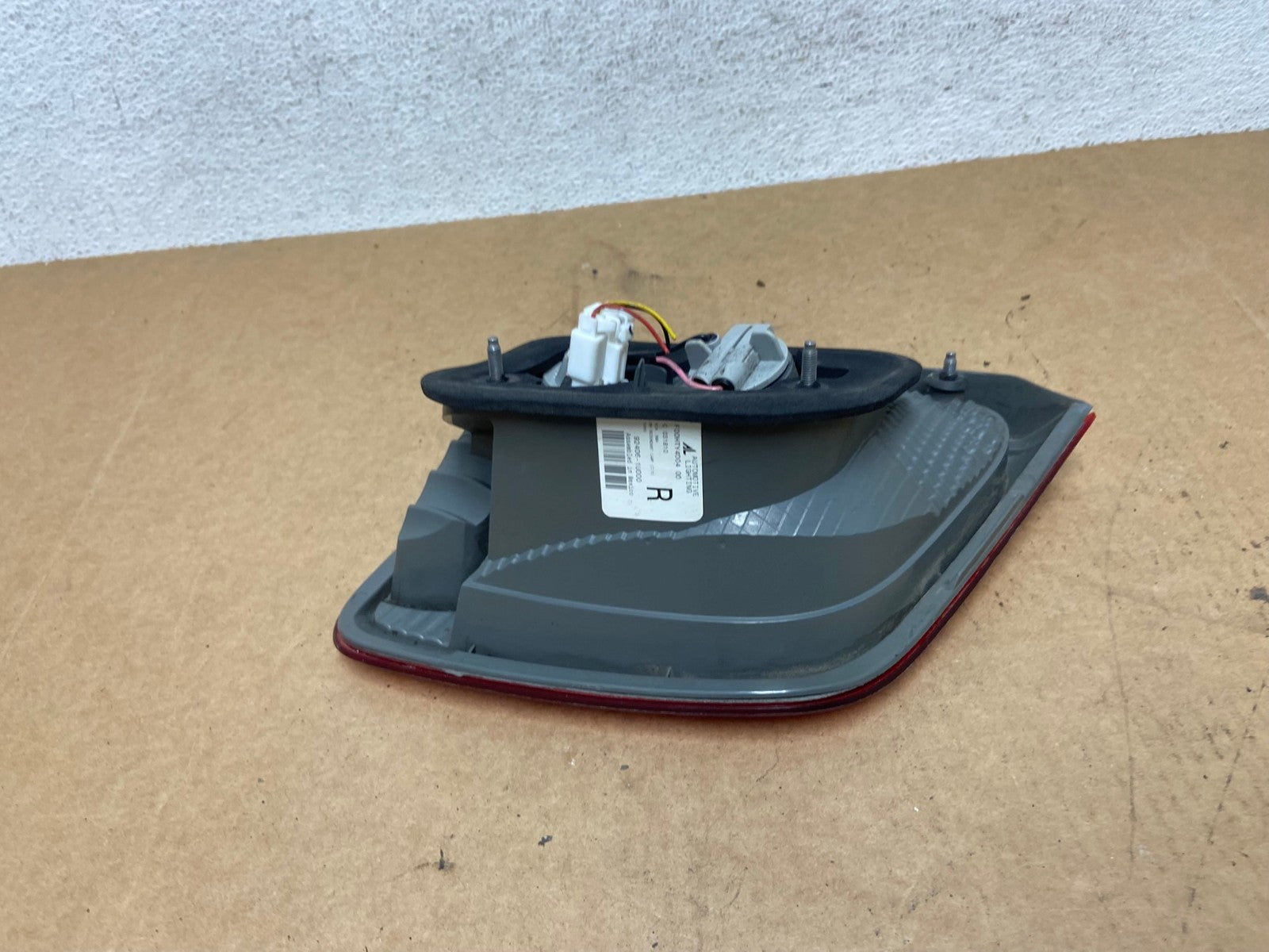 2011 2012 2013 Kia Sorento Right Passenger Inner Tail Light AE3022 LK4
