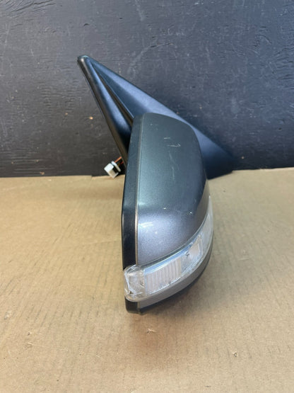 2011 to 2015 Kia Sorento Right Passenger Door Mirror Turn Signal AD5546 DW2