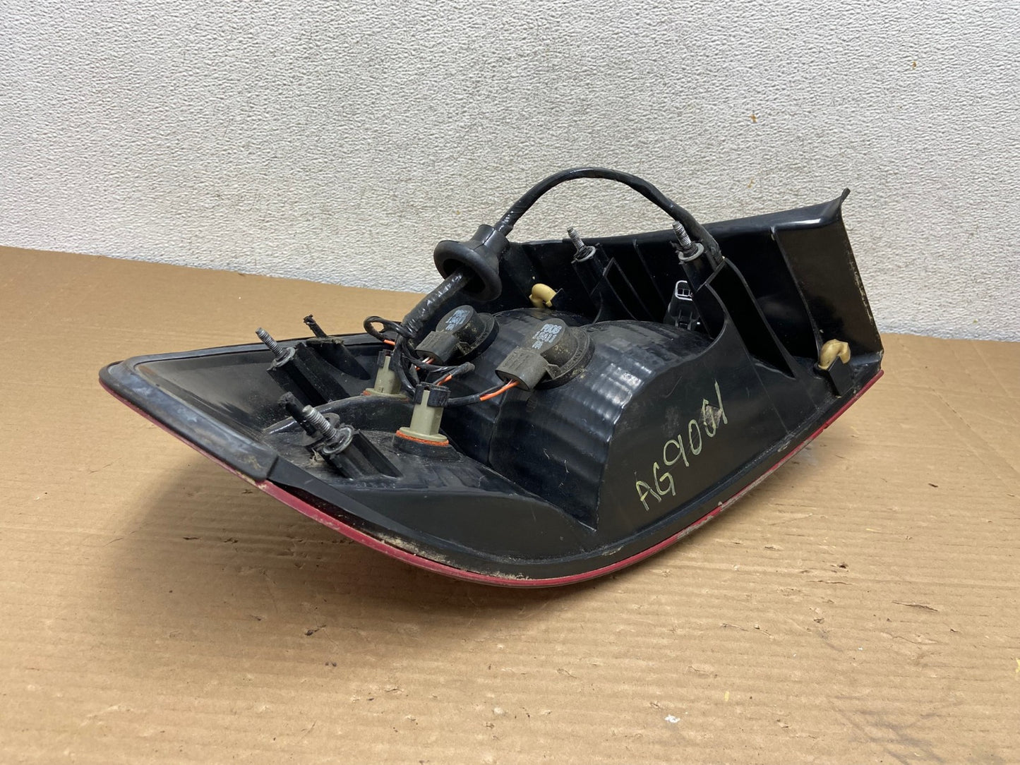 1998 to 2002 Lincoln Continental Right Passenger Rh Tail Light AG9001 LK6
