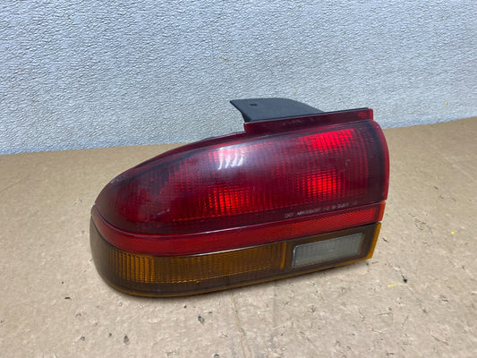 1993 - 1995 Saturn SL S-Series Left Driver LH Side Tail Light OEM v0227 DG0