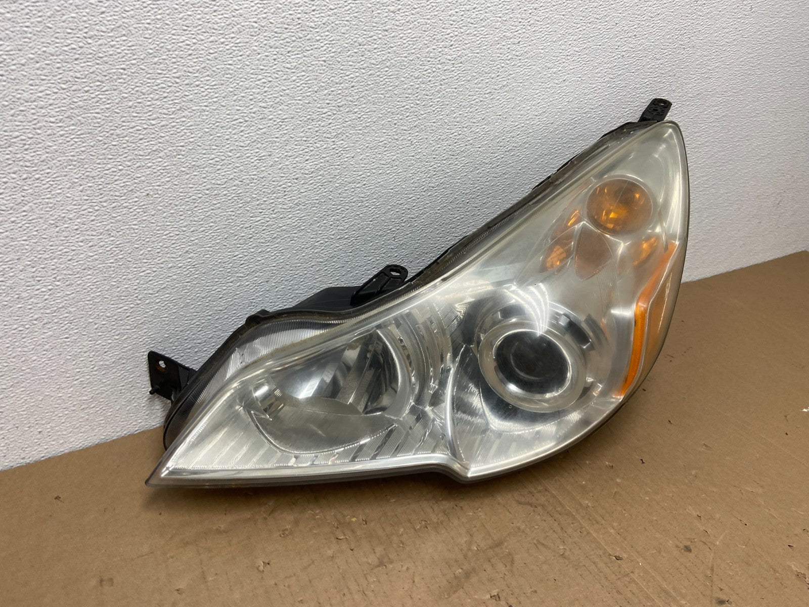 2010 2011 2012 Subaru Legacy Outback Left Driver Halogen Headlight AB6496 DW2