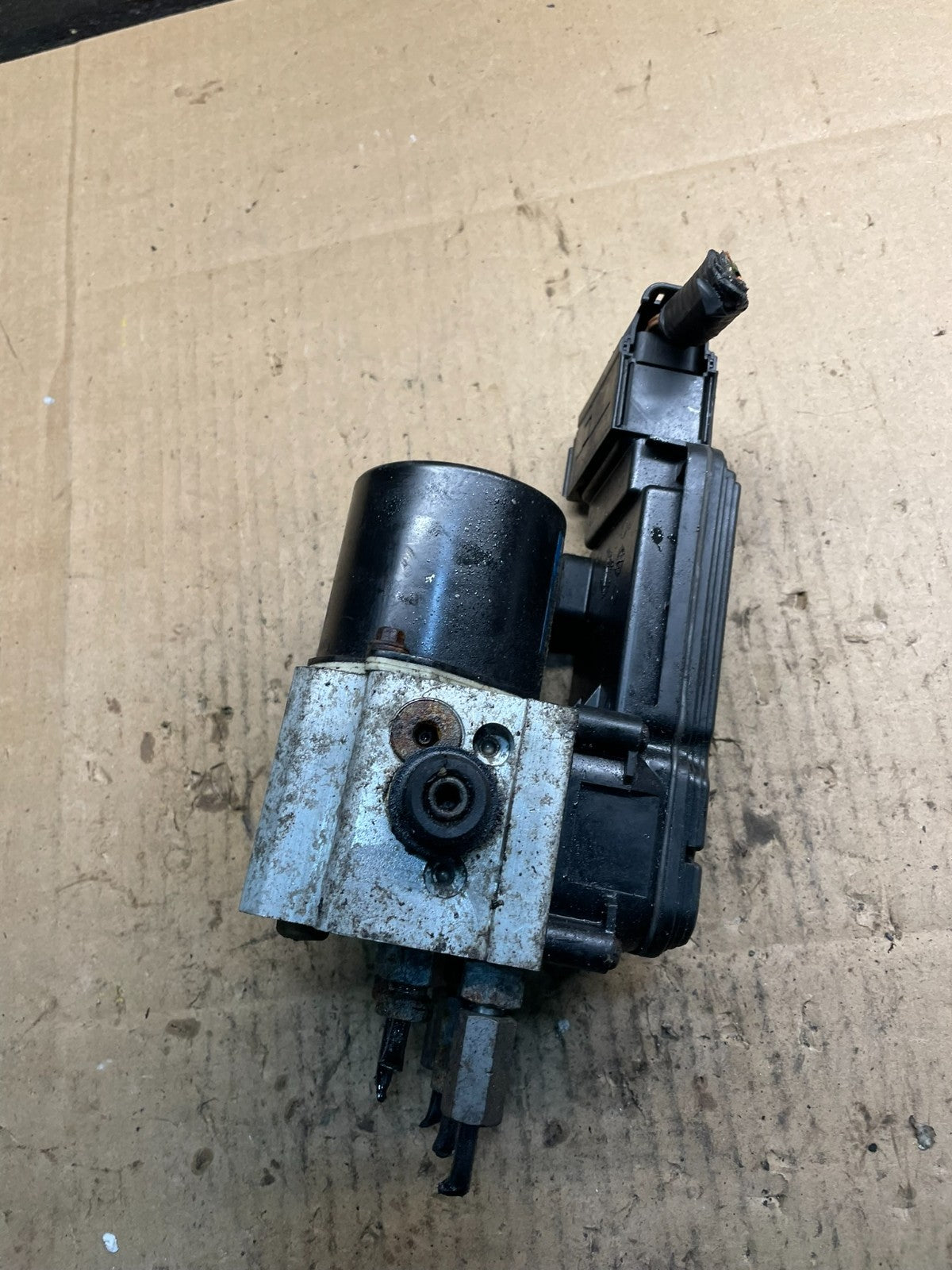 2004 2007 Ford E250 E350 Econoline Anti-Lock ABS Antilock Brake Pump V6794 DG3