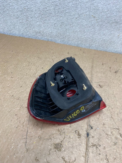 2001 2003 BMW 5 Series E39 Wagon Right Passenger RH Side Tail Light Oem V4600 DG7