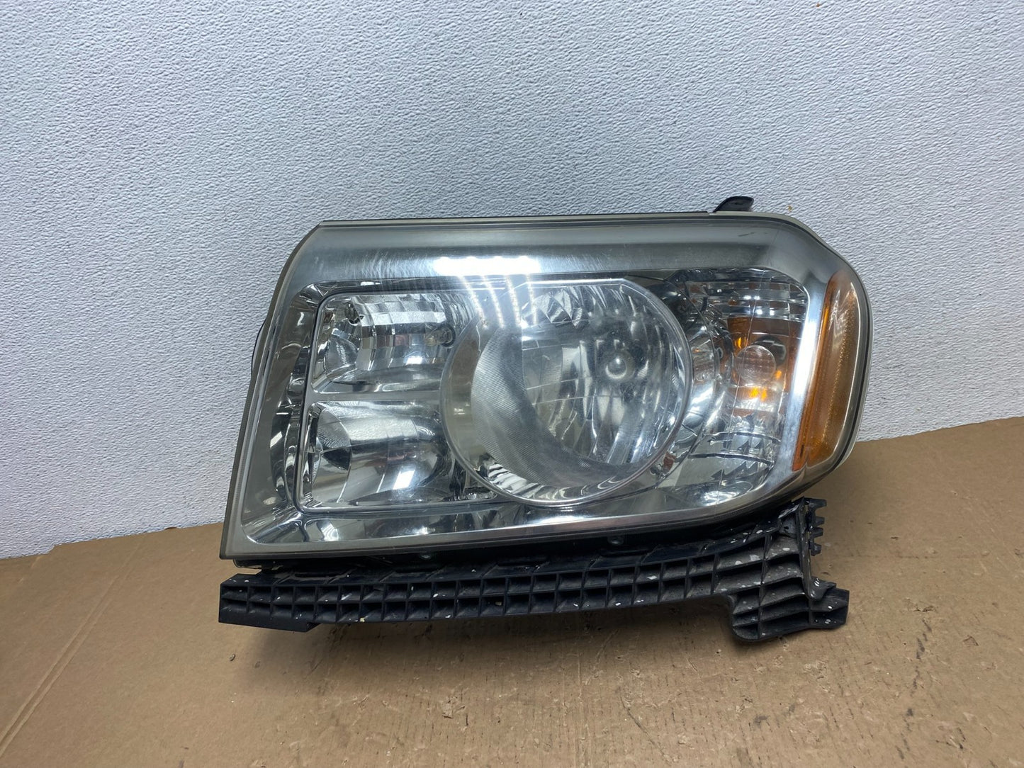 2009 2010 2011 Honda Pilot Left Driver LH Halogen Headlight AD8136 DW0