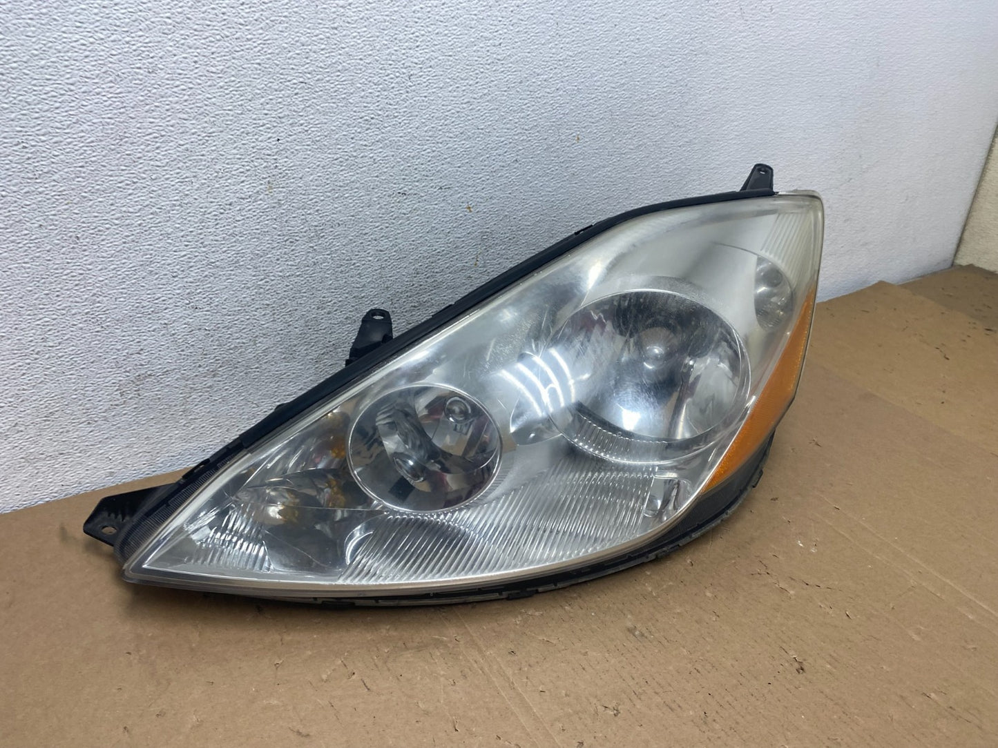 2006 to 2010 Toyota Sienna Left Driver Lh Side Headlight Xenon AD7966 DW2