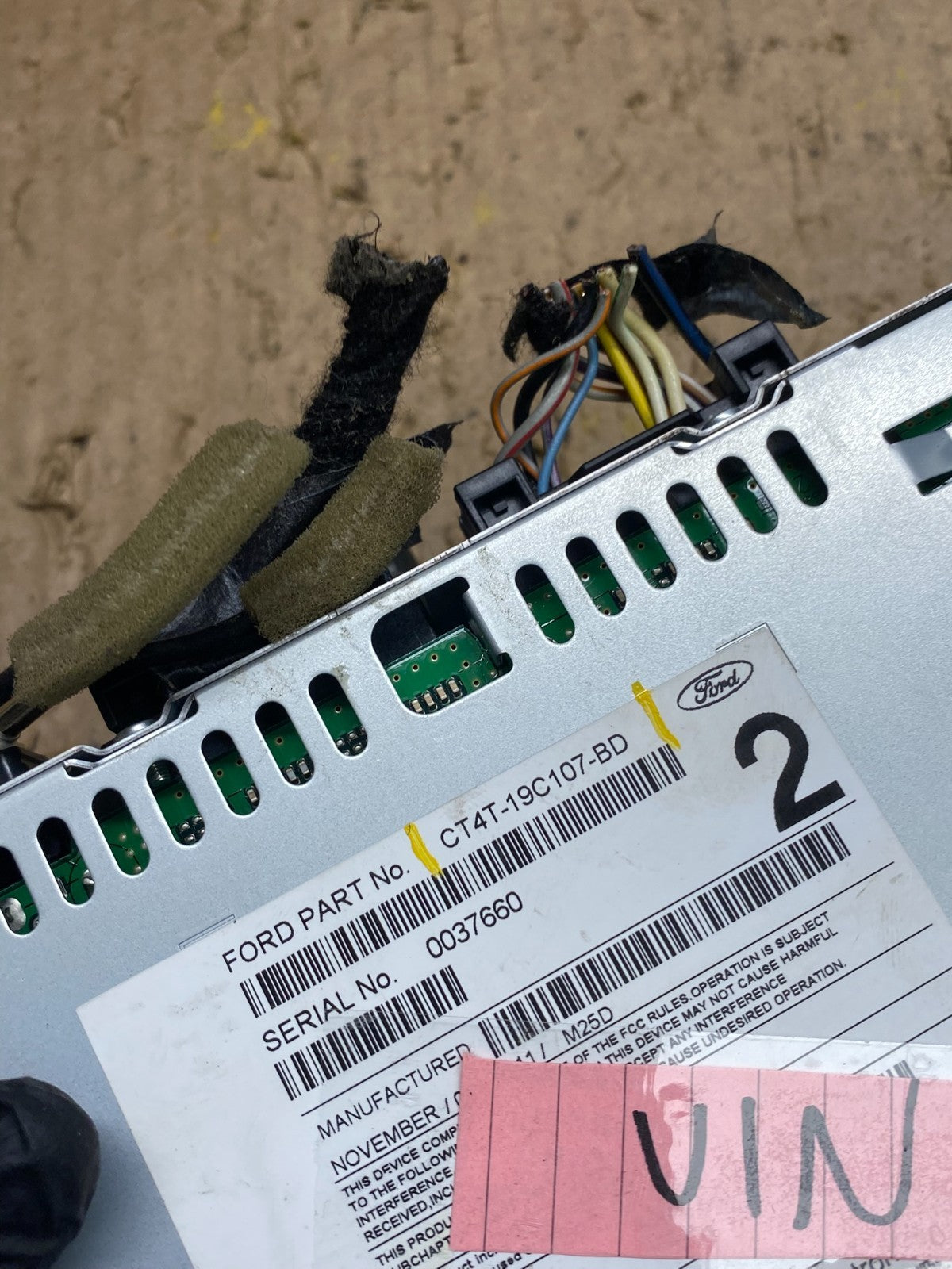 2012 to 2014 Ford Edge AM/FM Radio Reciever OEM t8538 DG5