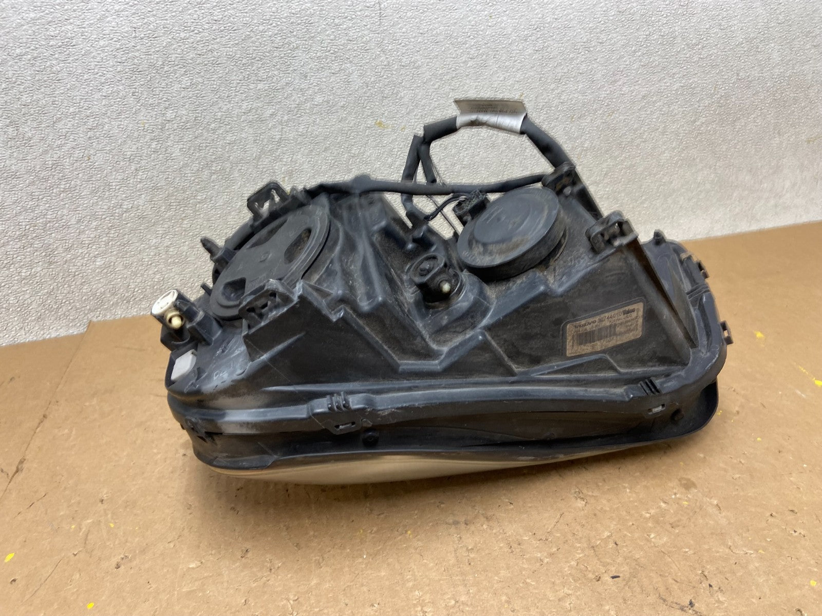 2003 to 2006 Volvo XC90 Right Passenger Rh Side Headlight Halogen Z7964 DW5