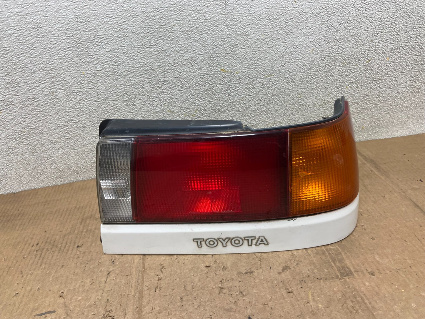 1991 to 1994 Toyota Tercel Right Passenger RH Side Tail Light Oem aa6712 DG0