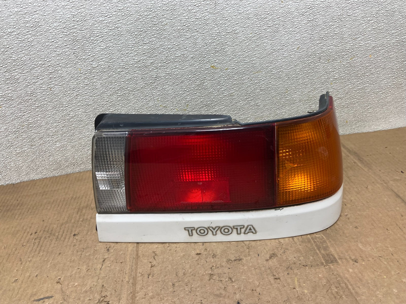 1991 to 1994 Toyota Tercel Right Passenger RH Side Tail Light Oem aa6712 DG0
