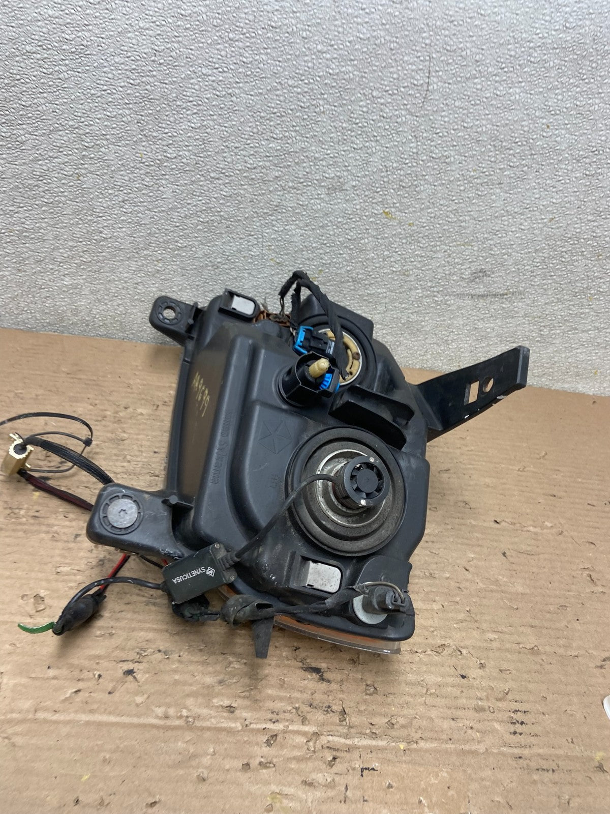2011-2013 Jeep Grand Cherokee Right Passenger Halogen Headlight AA9699 DW7