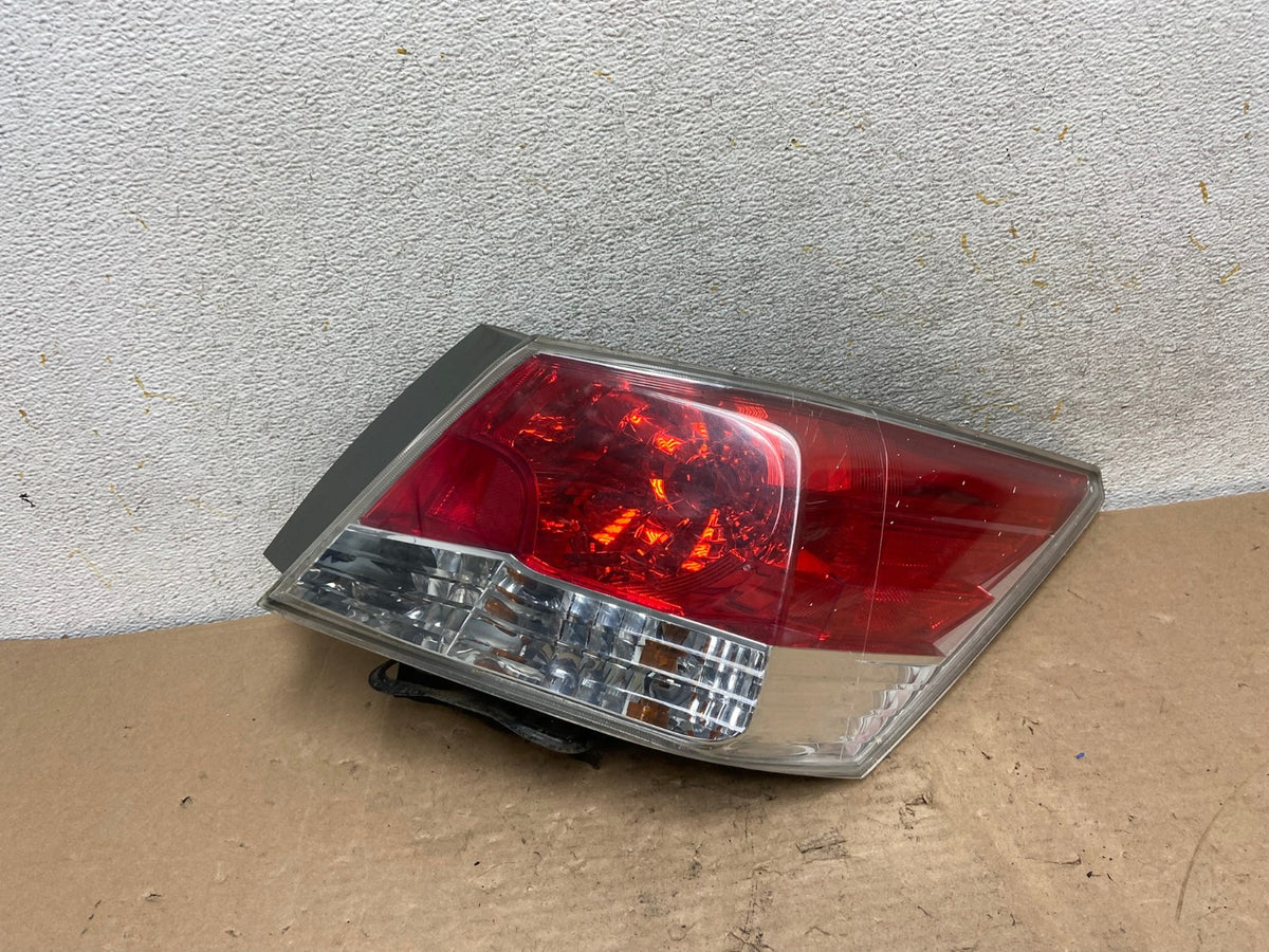 2008 to 2012 Honda Accord Sedan Tail light Right Passenger RH Side AI1050 LK0