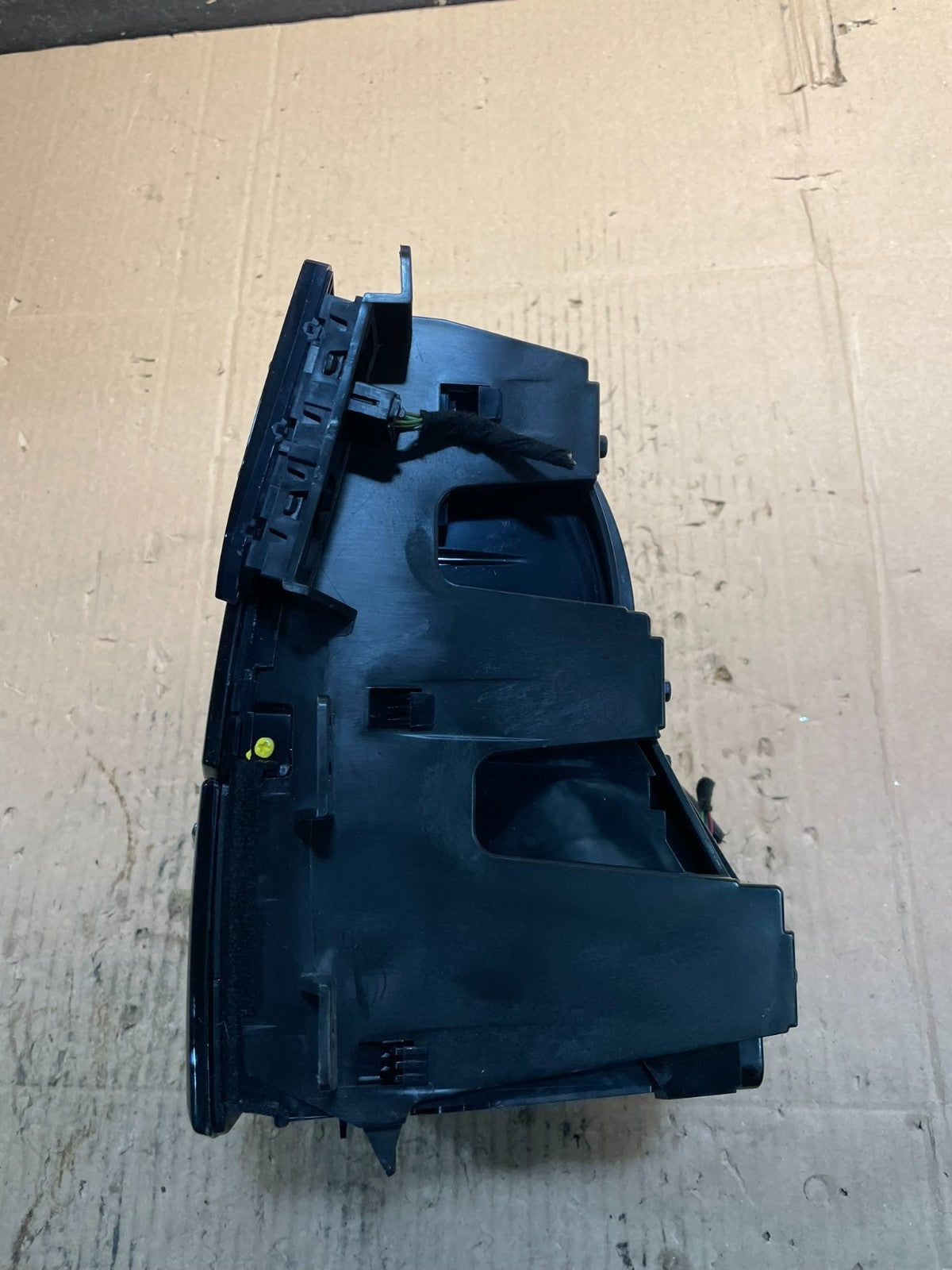 2015-2019 Cadillac CTS XTS Heater Radio Climate Control Panel Bezel OEM V2031 DG9