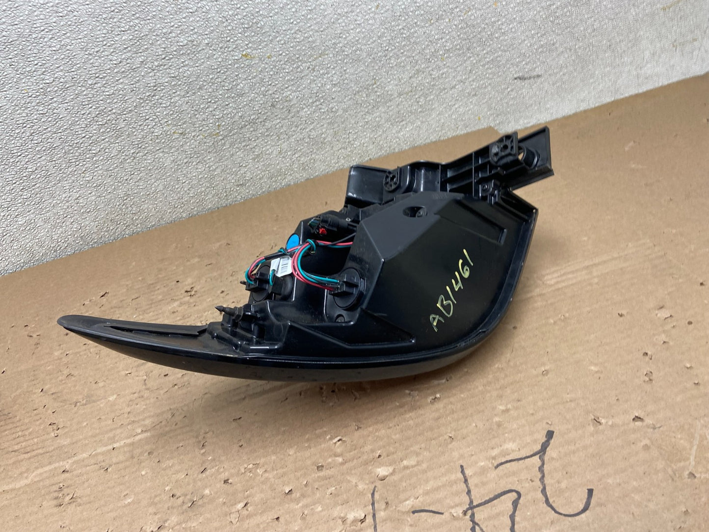 2013 to 2017 Chevrolet Traverse Right Passenger RH Side Tail Light Oem AB1461 LK5