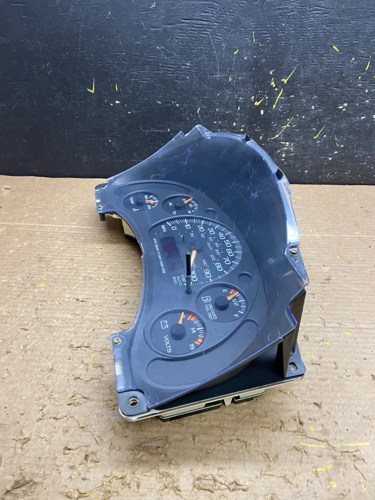 2001 to 2002 Chevrolet Express Speedometer Cluster Gauge OEM W3418 DG2