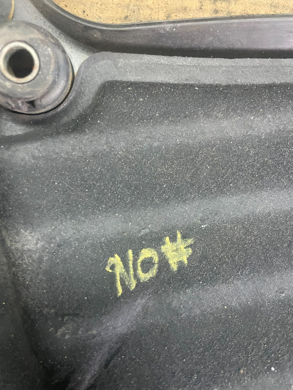 2002 to 2005 Hyundai Sonata 2.4L Engine Trim Cover Oem Q9888 DG8