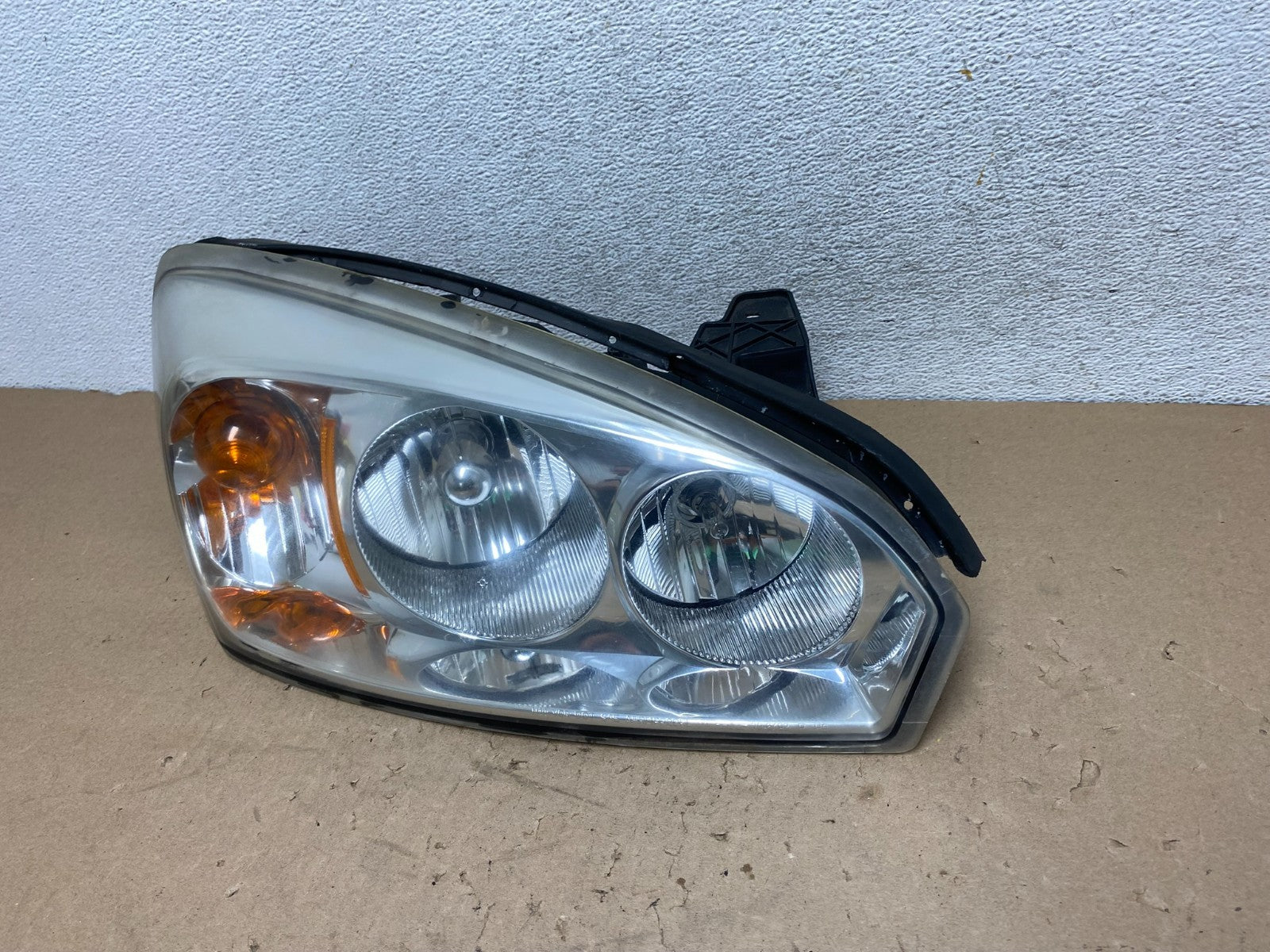 2004 to 2007 Chevrolet Malibu Right Passenger RH Headlight TYC AG4308 DW1