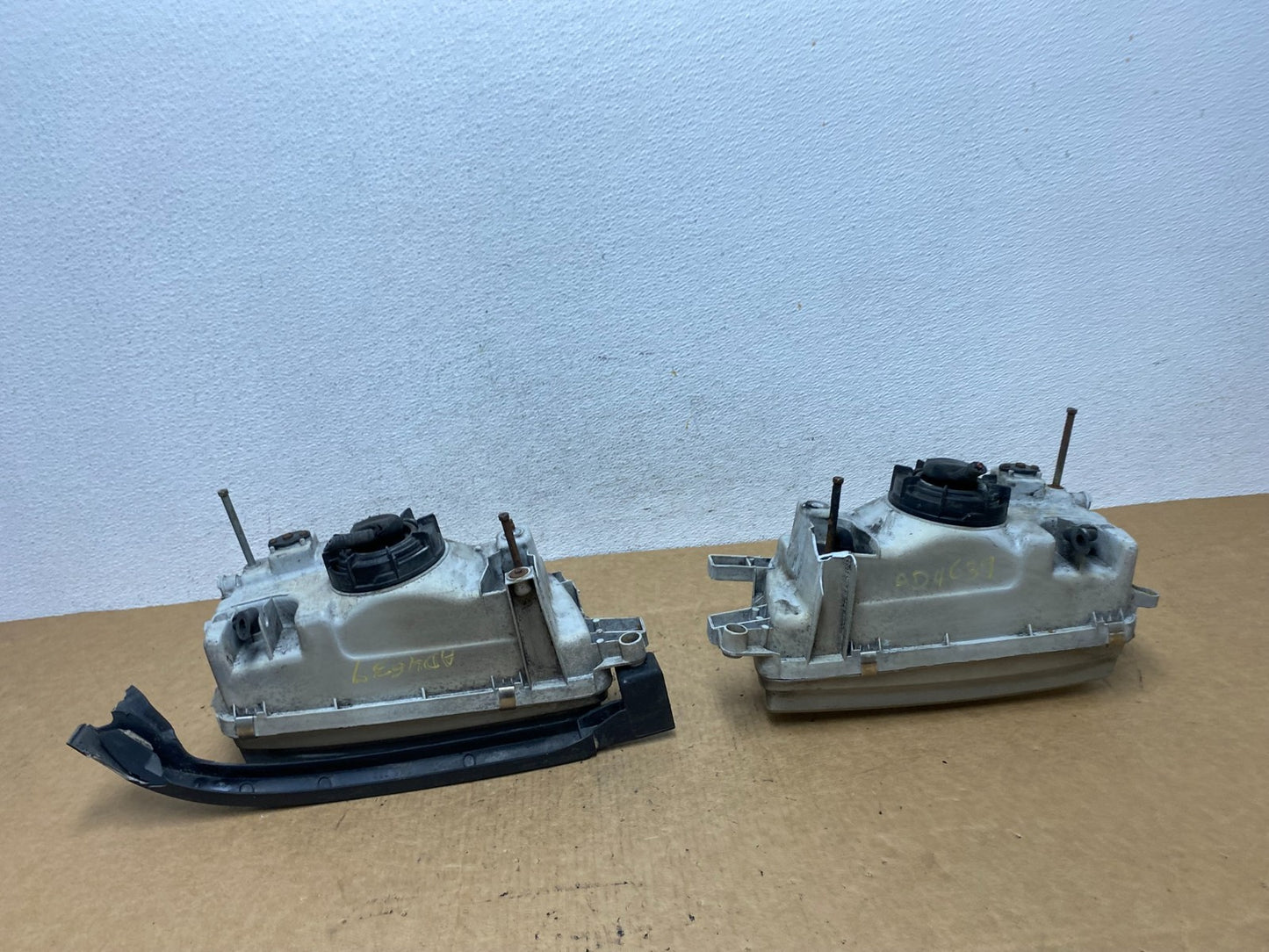 1992 to 1994 Nissan Sentra Left+Right Set Side Headlights AD46397